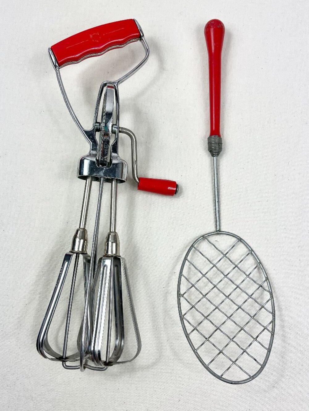 2 Vintage Red Handle Kitchen Utensil Gadgets Egg Beater Whisk Whip Spoon